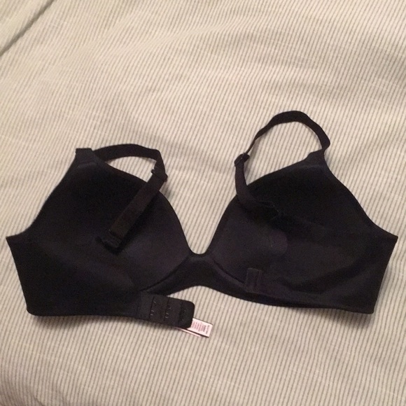 Victoria secret black push up bra - Picture 2 of 3